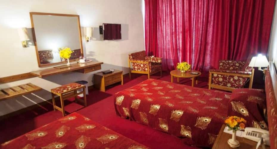 Centaur Lake View Hotel, Srinagar 4